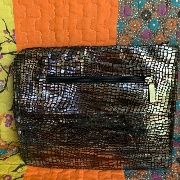 Hobo Metallic Faux Snakeskin Crossbody Bag - Picture 3 of 9